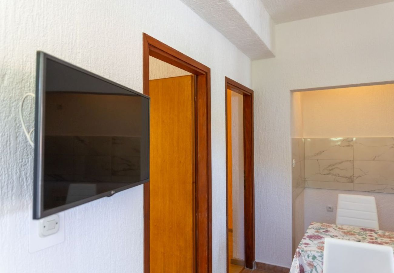 Ferienwohnung in Rab - Ferienwohnung in Barbat mit Balkon, Klimaanlage (660-3) Ferienwohnung in Rab - Ferienwohnung in Barbat mit Balkon, Klimaanlage (660-3)