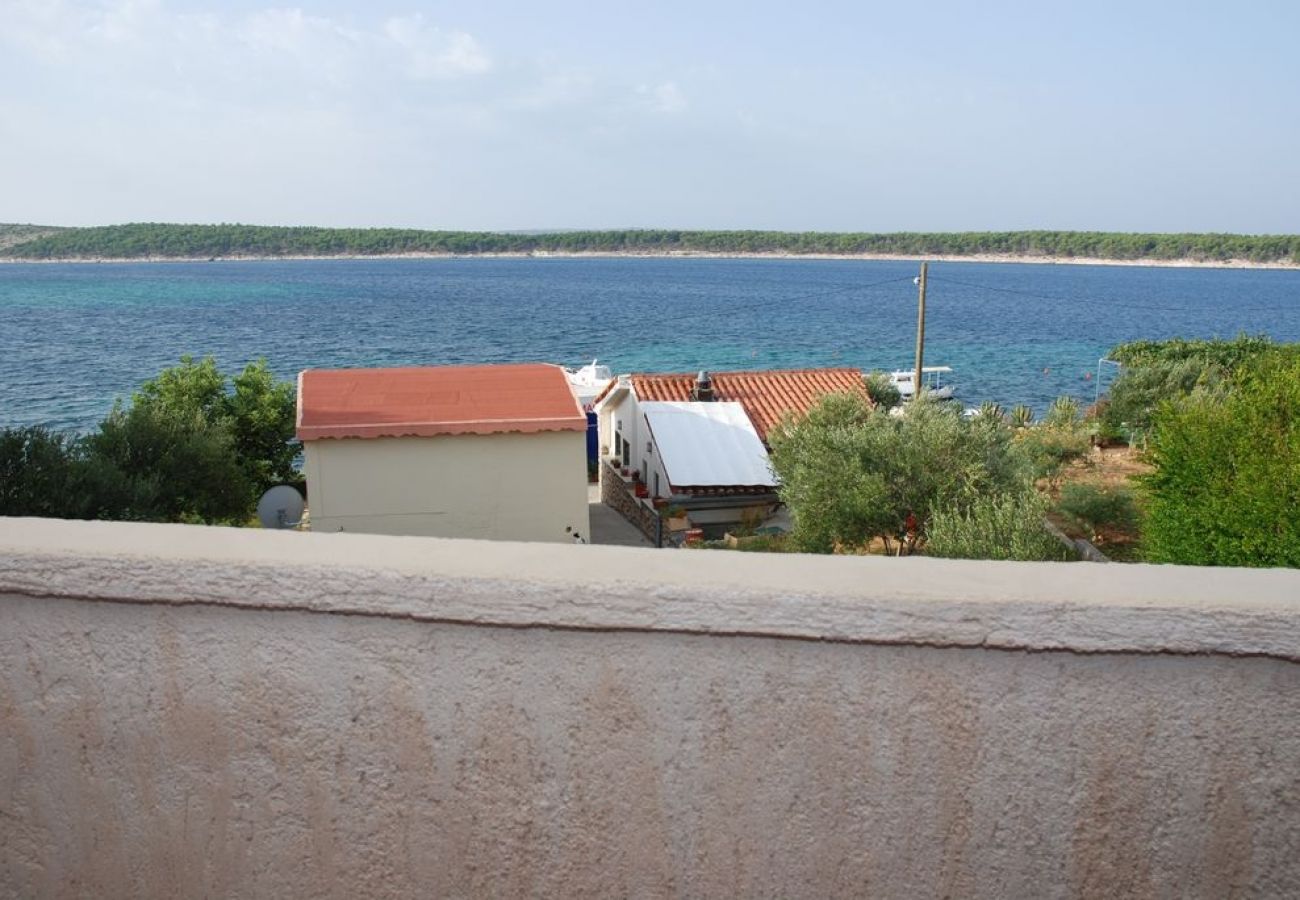 Ferienwohnung in Rab - Ferienwohnung in Barbat mit Meerblick, Balkon, Klimaanlage (660-4)