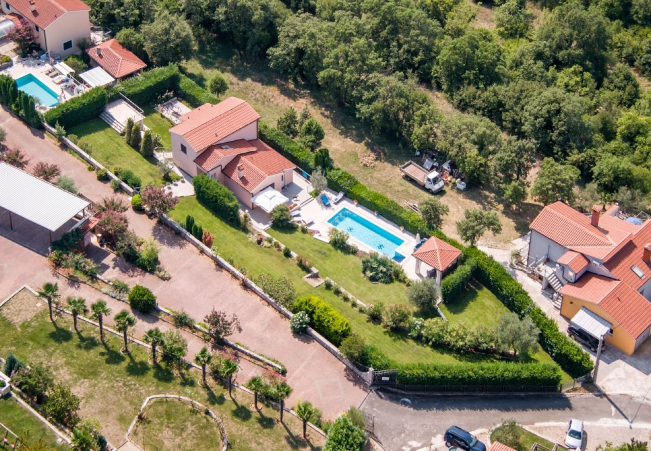 Ferienhaus in Ripenda Kras - Ferienhaus in Ripenda Kras mit Loggia, Klimaanlage, W-LAN, Waschmaschine (676-1)