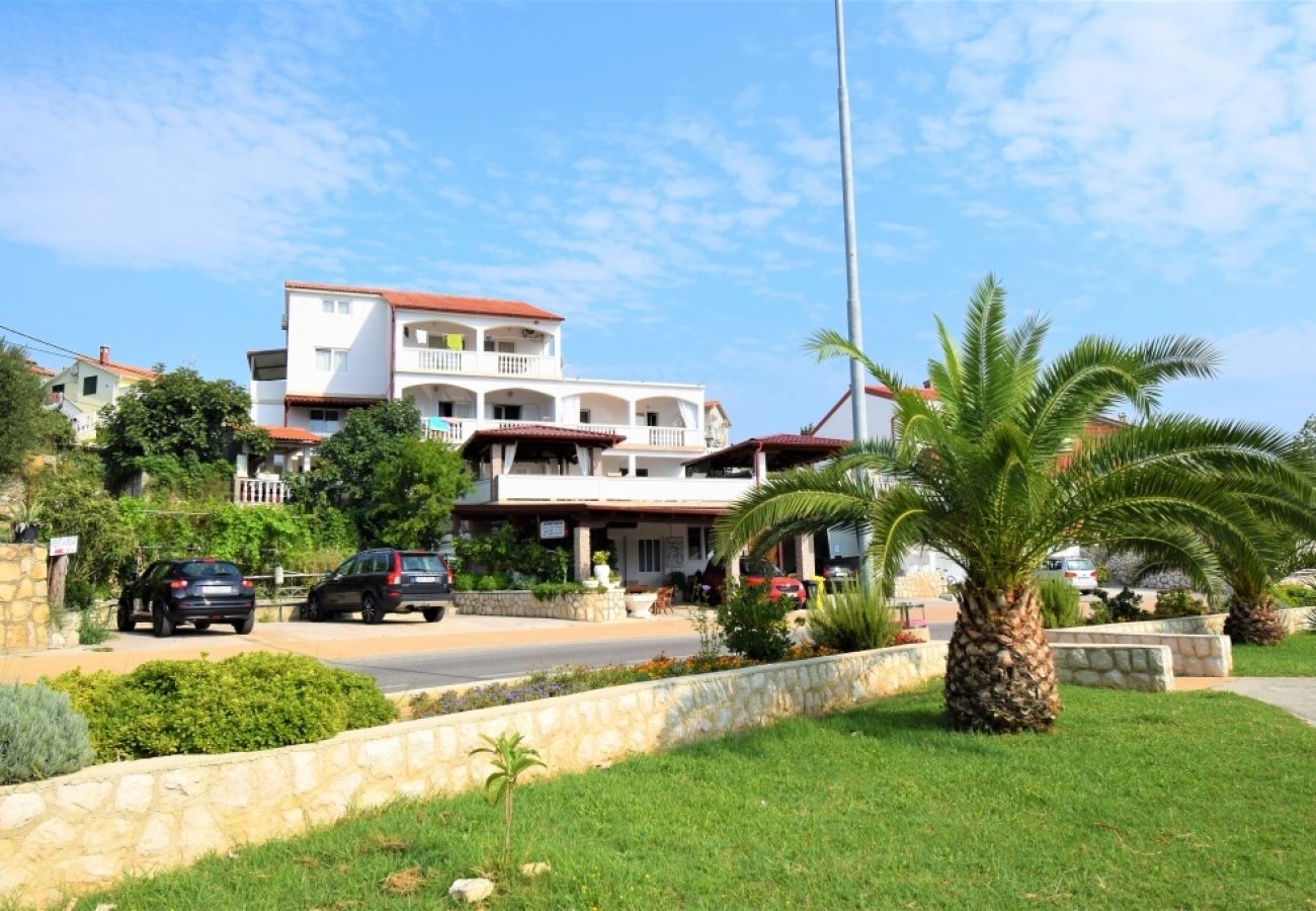 Ferienwohnung in Lopar - Ferienwohnung in Lopar mit Terrasse, Klimaanlage, W-LAN (613-1)