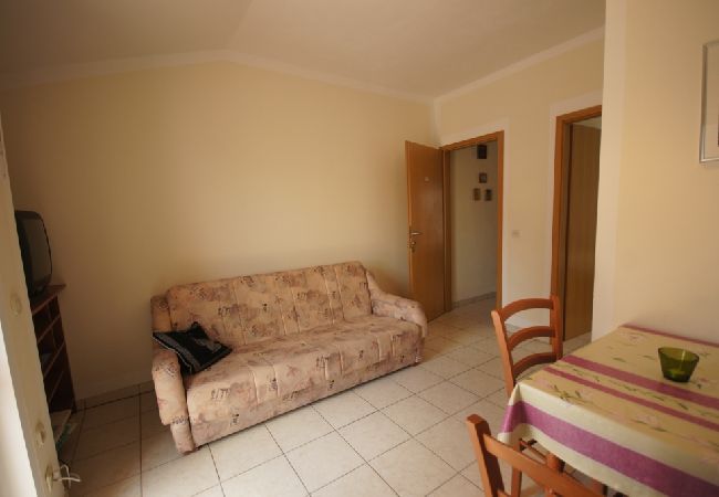 Ferienwohnung in Orebic - Ferienwohnung in Orebić mit Meerblick, Terrasse, Klimaanlage, W-LAN (829-3) Ferienwohnung in Orebic - Ferienwohnung in Orebić mit Meerblick, Terrasse, Klimaanlage, W-LAN (829-3)