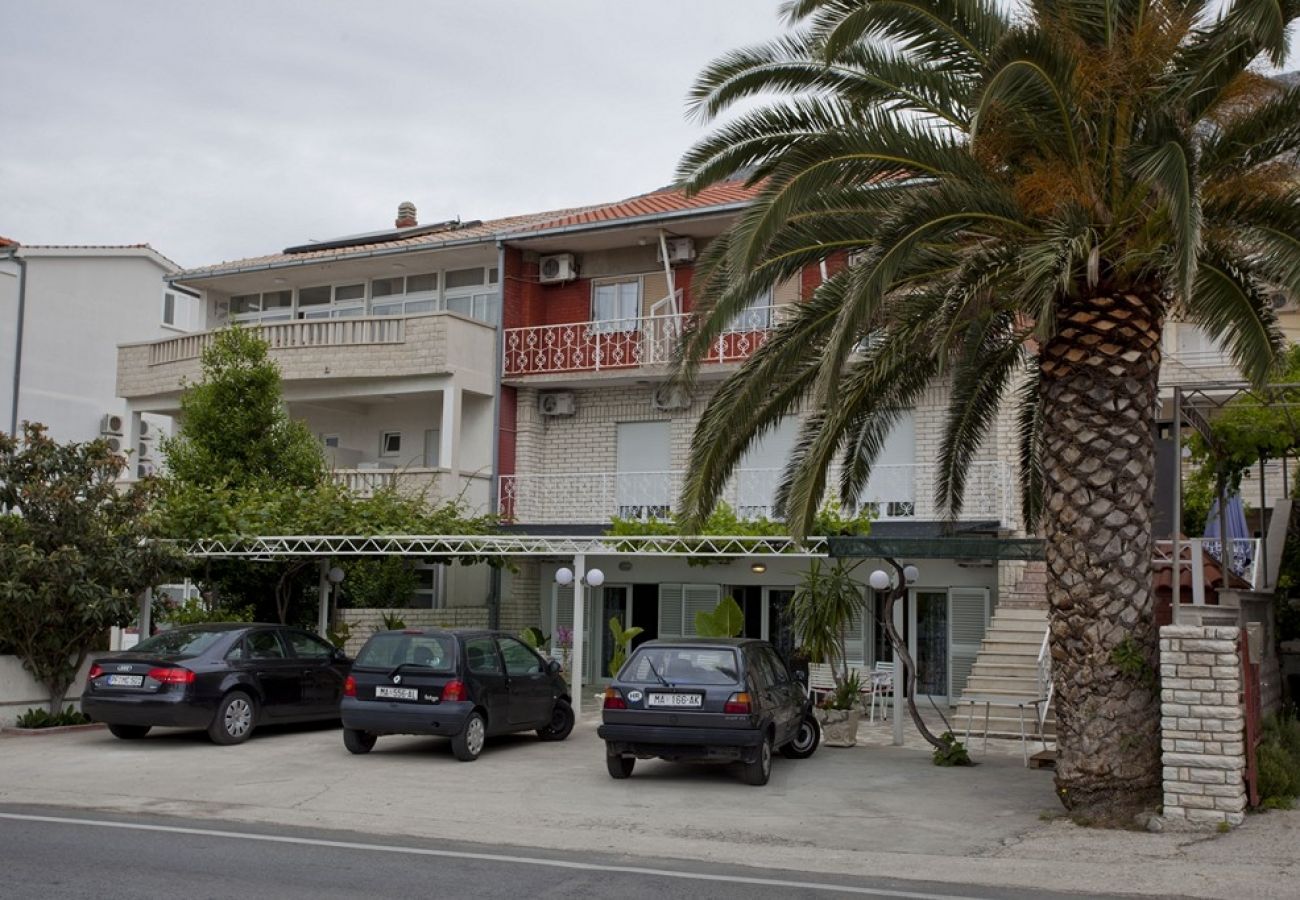 Ferienwohnung in Duce - Ferienwohnung in Duće mit Meerblick, Terrasse, Klimaanlage, W-LAN (850-1)