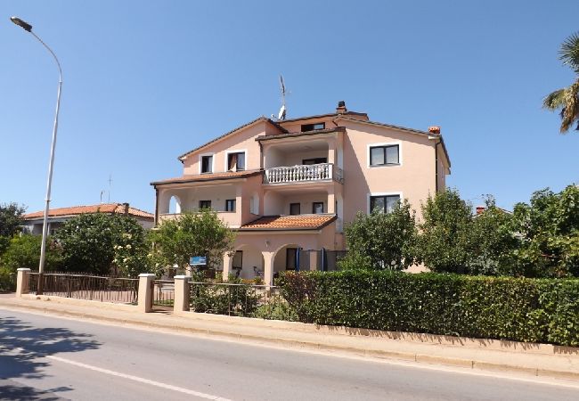 Ferienwohnung in Umag - Ferienwohnung in Umag mit W-LAN (853-2) Ferienwohnung in Umag - Ferienwohnung in Umag mit W-LAN (853-2)
