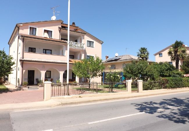 Ferienwohnung in Umag - Ferienwohnung in Umag mit W-LAN (853-2) Ferienwohnung in Umag - Ferienwohnung in Umag mit W-LAN (853-2)