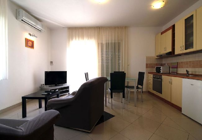 Ferienwohnung in Zadar - Ferienwohnung in Zadar mit Meerblick, Balkon, Klimaanlage, W-LAN (858-2) Ferienwohnung in Zadar - Ferienwohnung in Zadar mit Meerblick, Balkon, Klimaanlage, W-LAN (858-2)