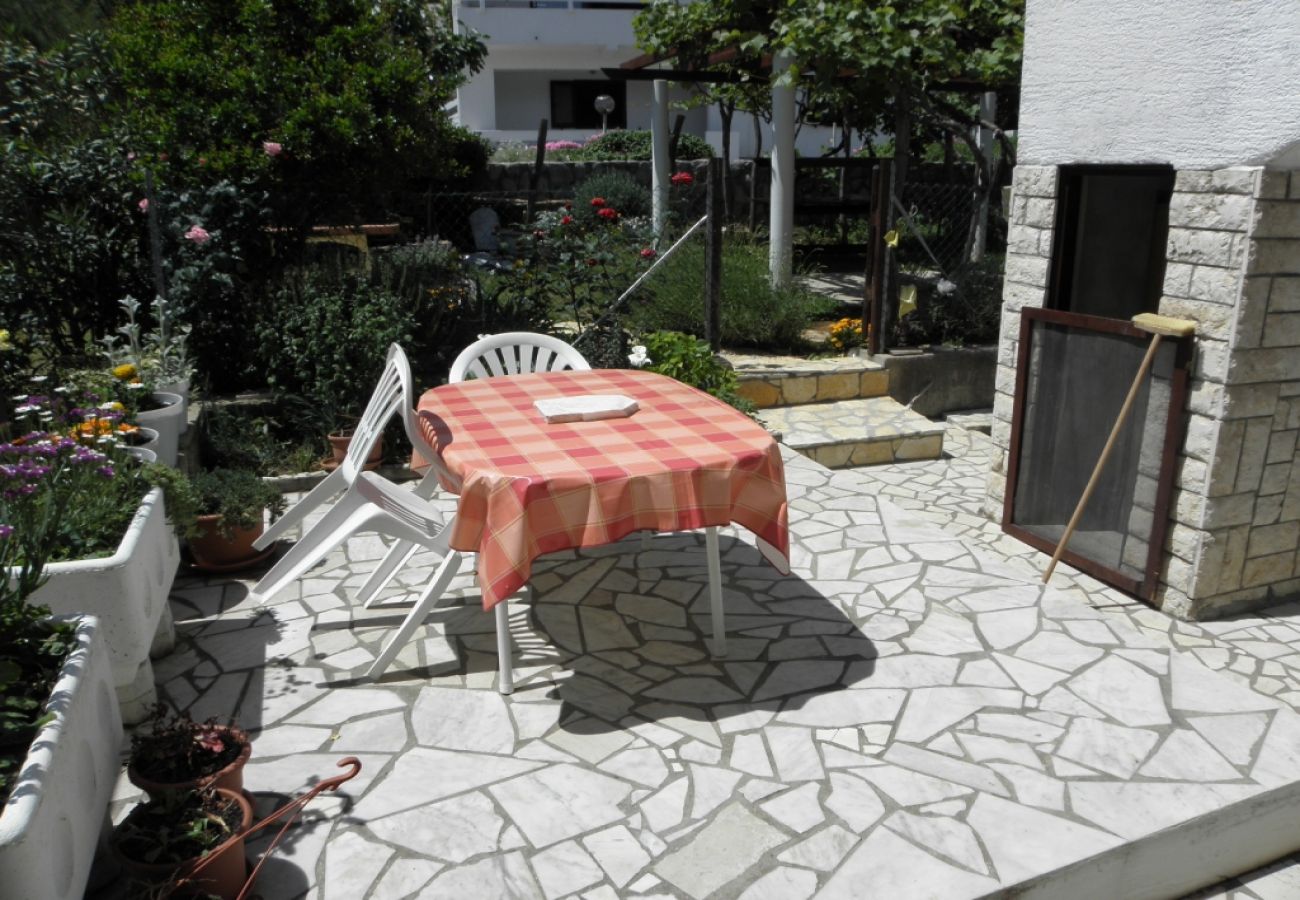 Studio in Baška - Studioapartment in Baška mit Terrasse, Klimaanlage, W-LAN, Waschmaschine (863-1)