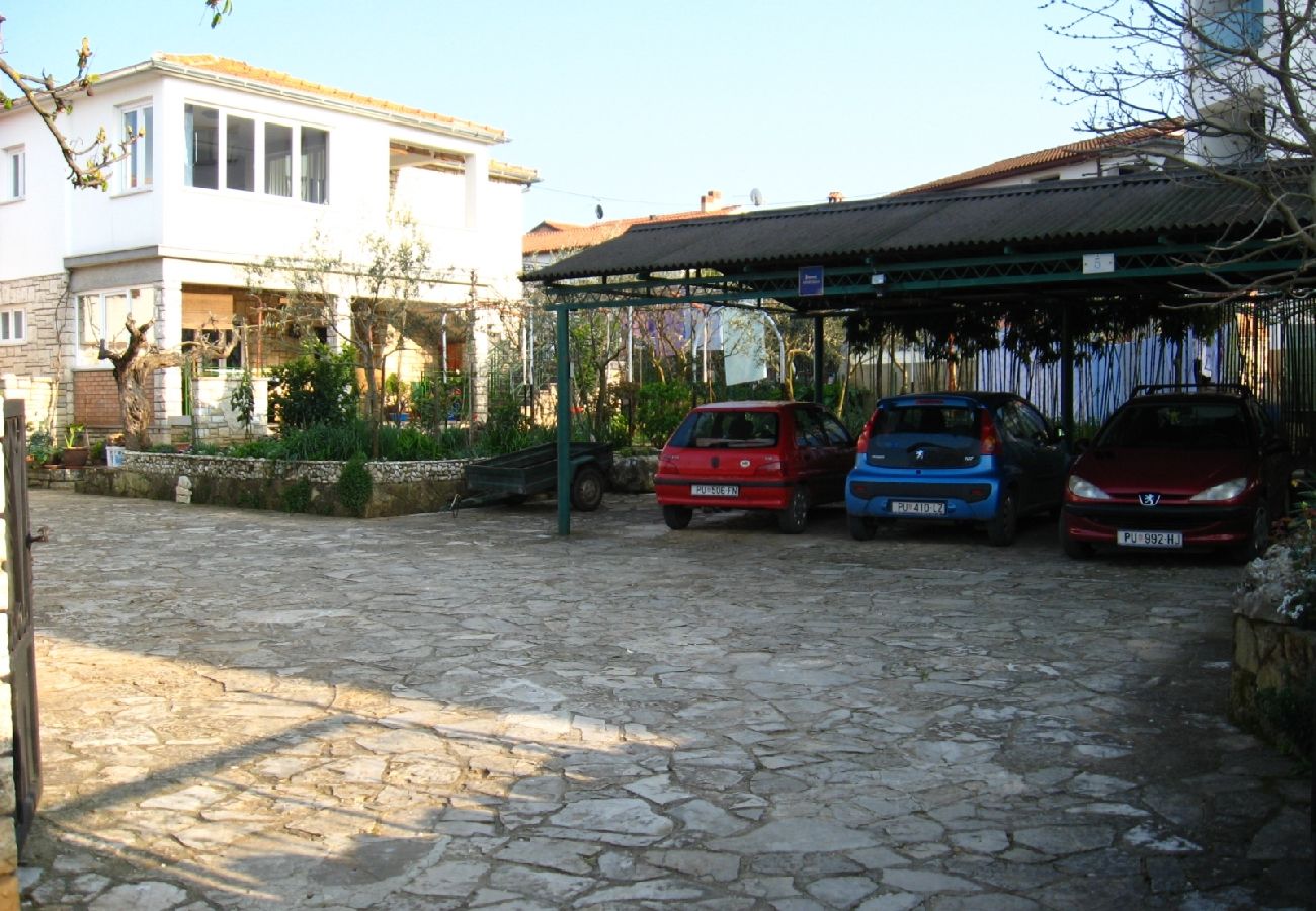 Ferienwohnung in Rovinj - Ferienwohnung in Rovinj mit Terrasse, Klimaanlage, W-LAN, Waschmaschine (870-1)