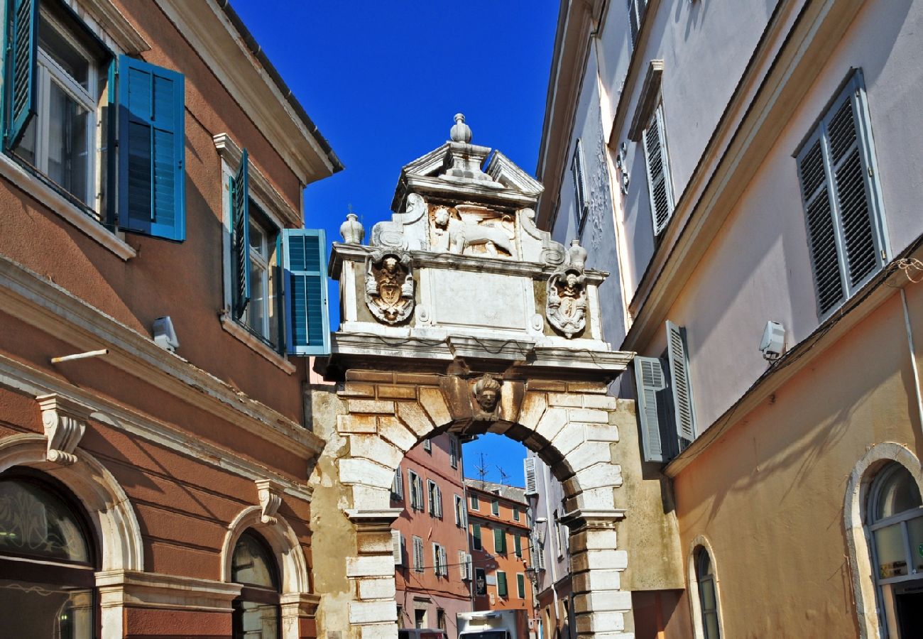 Ferienwohnung in Rovinj - Ferienwohnung in Rovinj mit Terrasse, Klimaanlage, W-LAN, Waschmaschine (870-1)