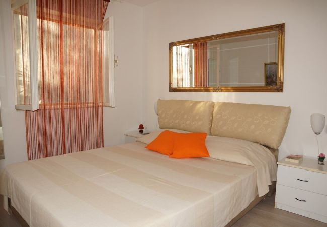 Ferienwohnung in Privlaka - Ferienwohnung in Sabunike mit Terrasse, Klimaanlage, W-LAN, Waschmaschine (231-1) Ferienwohnung in Privlaka - Ferienwohnung in Sabunike mit Terrasse, Klimaanlage, W-LAN, Waschmaschine (231-1)