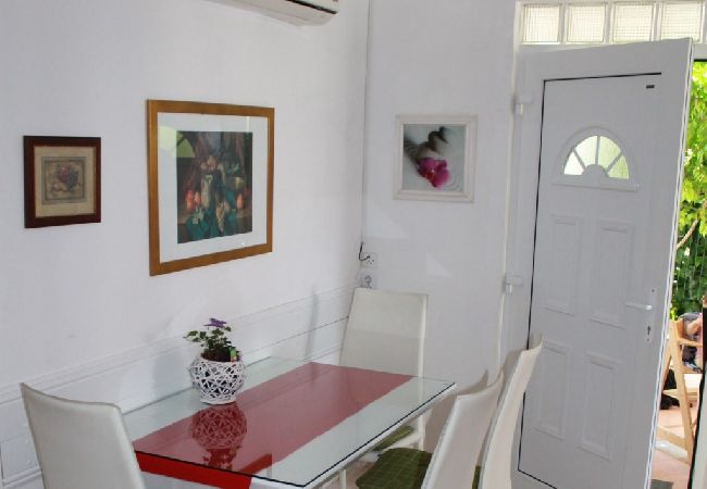 Ferienwohnung in Privlaka - Ferienwohnung in Sabunike mit Terrasse, Klimaanlage, W-LAN, Waschmaschine (231-1) Ferienwohnung in Privlaka - Ferienwohnung in Sabunike mit Terrasse, Klimaanlage, W-LAN, Waschmaschine (231-1)