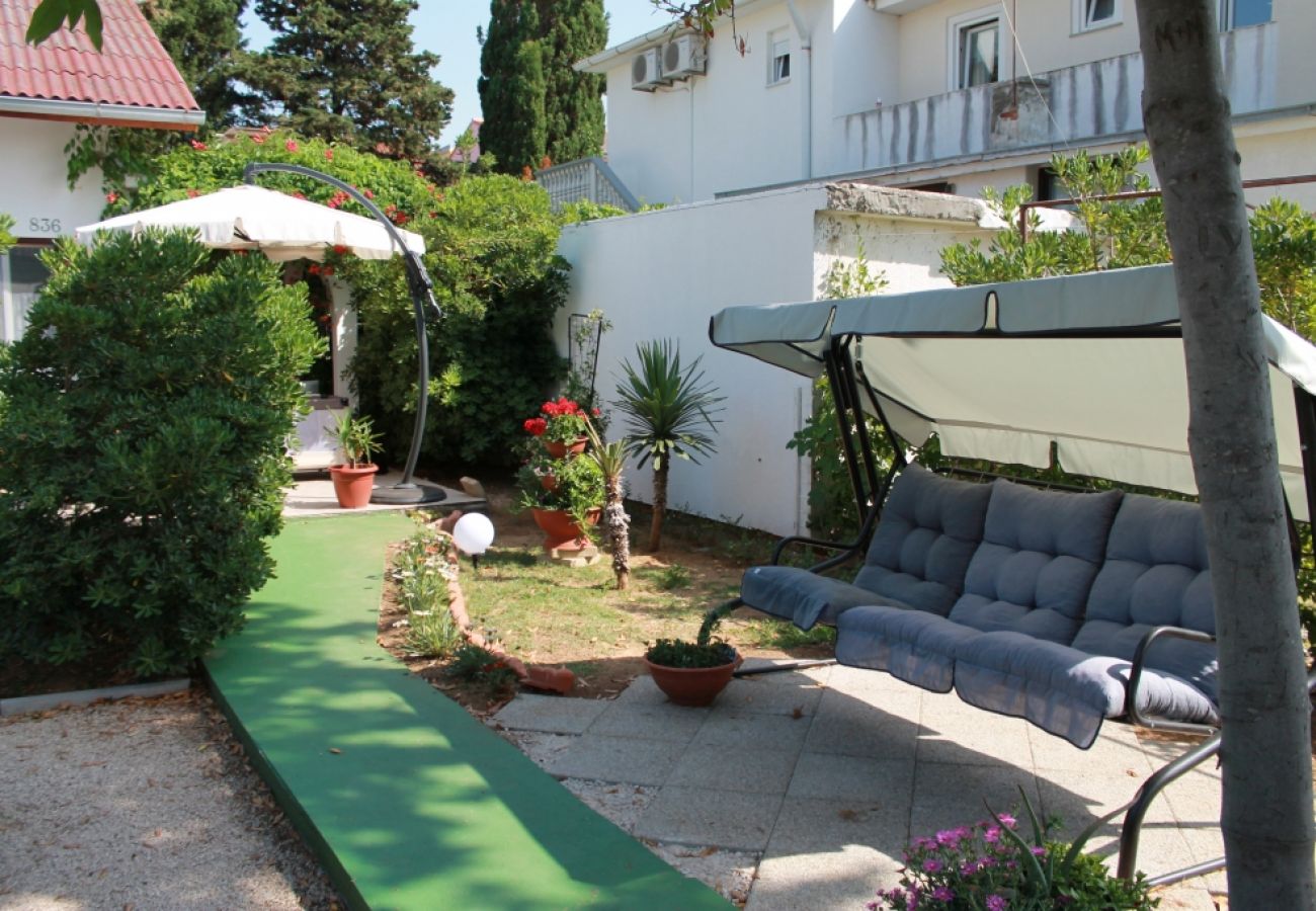 Ferienwohnung in Privlaka - Ferienwohnung in Sabunike mit Terrasse, Klimaanlage, W-LAN, Waschmaschine (231-1)