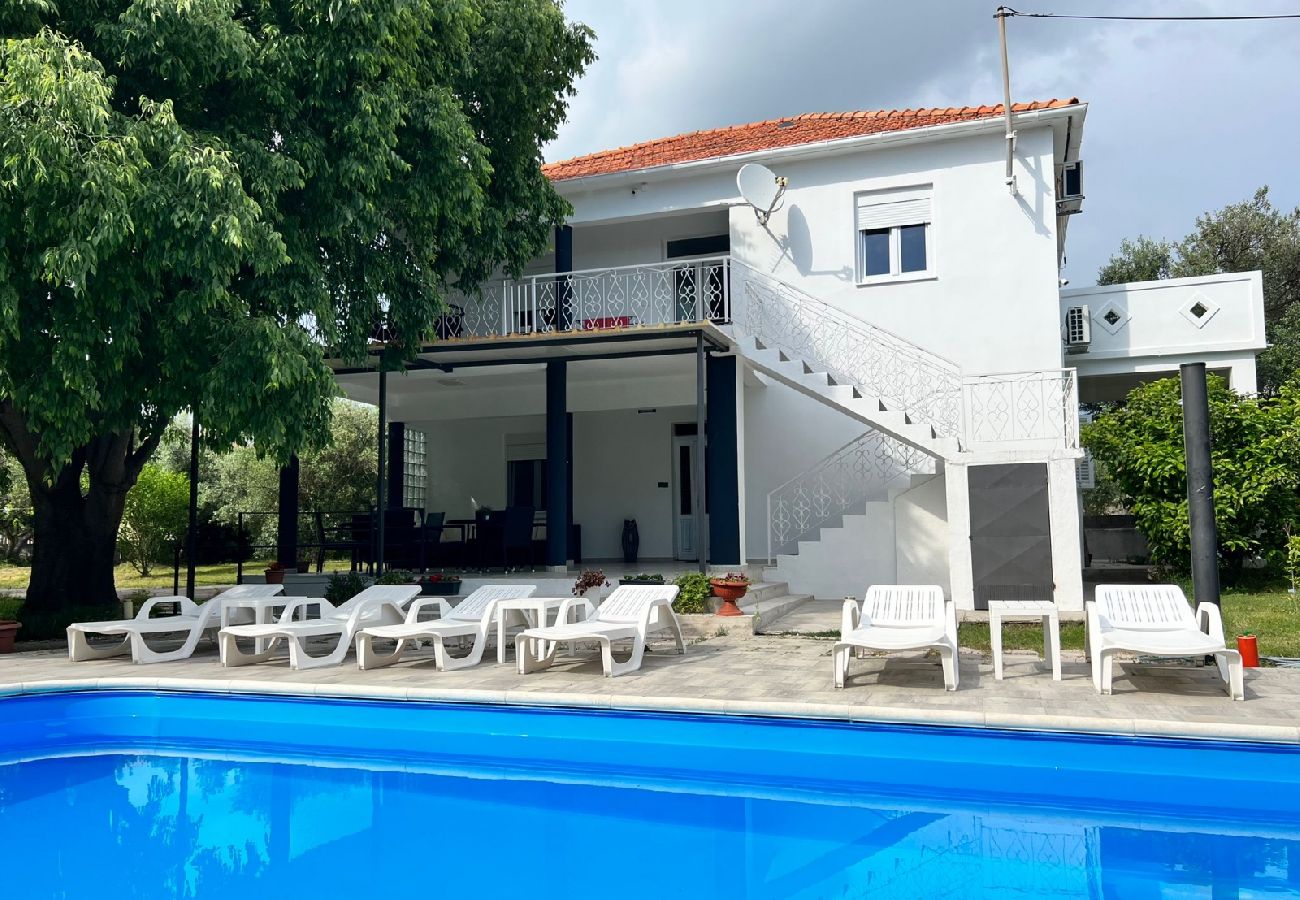 Ferienwohnung in Bibinje - Ferienwohnung in Bibinje mit Terrasse, Klimaanlage, W-LAN, Waschmaschine (877-1)