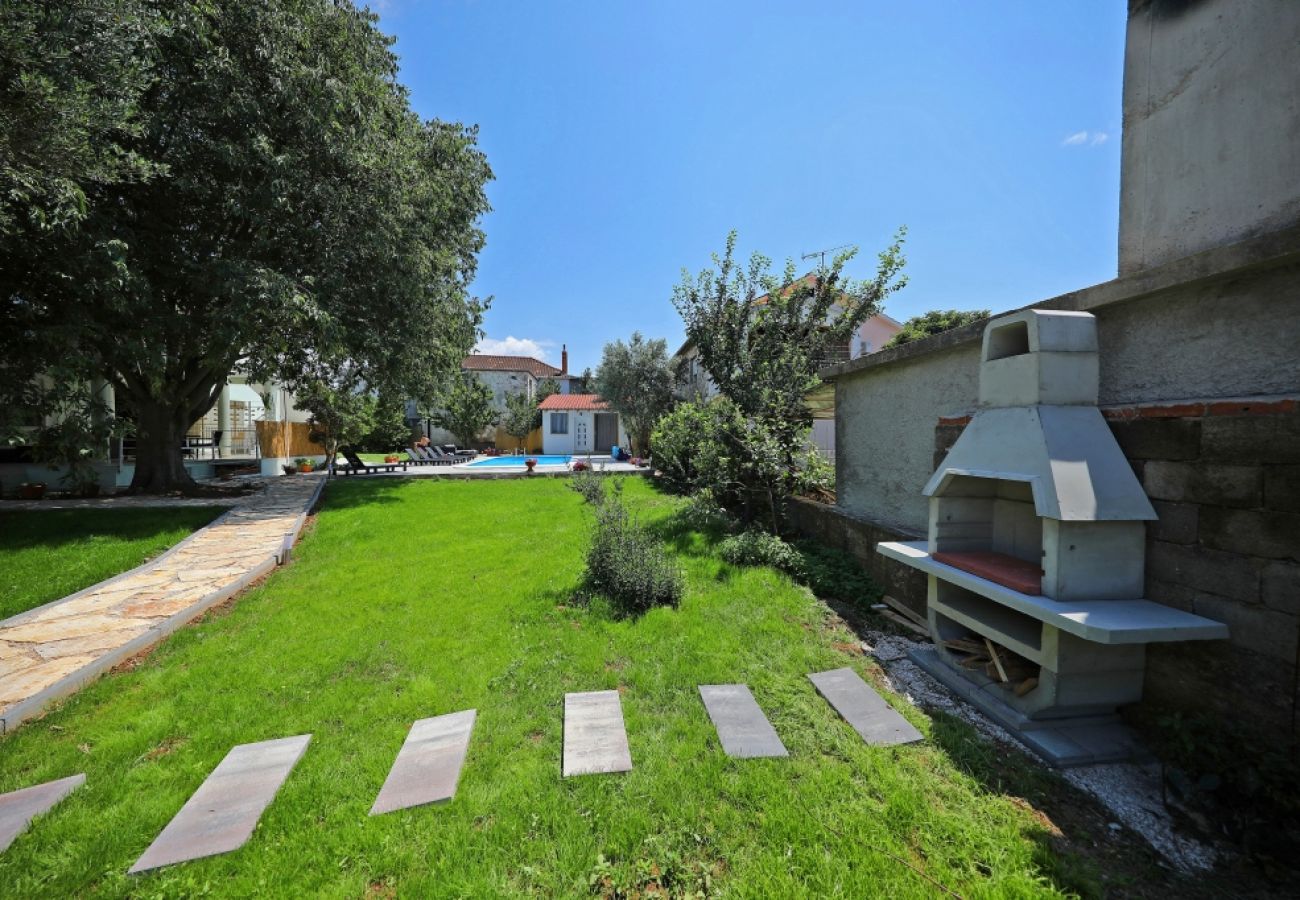 Ferienwohnung in Bibinje - Ferienwohnung in Bibinje mit Terrasse, Klimaanlage, W-LAN, Waschmaschine (877-1)