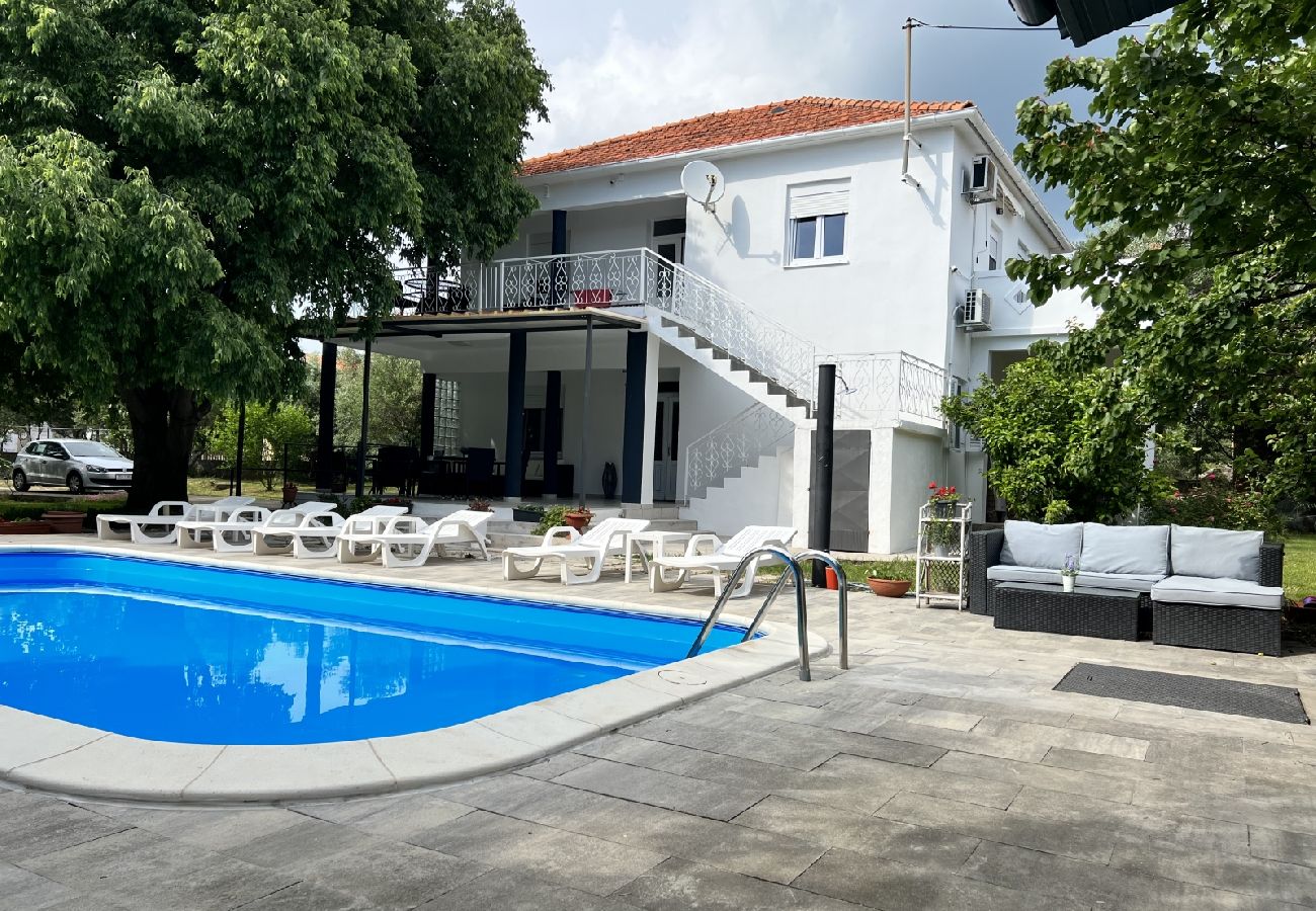 Ferienwohnung in Bibinje - Ferienwohnung in Bibinje mit Terrasse, Klimaanlage, W-LAN, Waschmaschine (877-2)