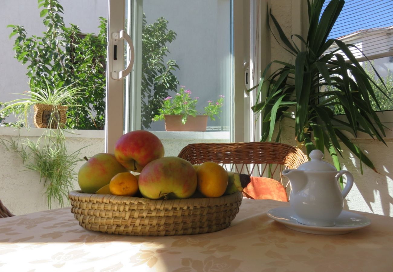 Ferienwohnung in Baška - Ferienwohnung in Baška mit Terrasse, Klimaanlage, W-LAN (883-2)