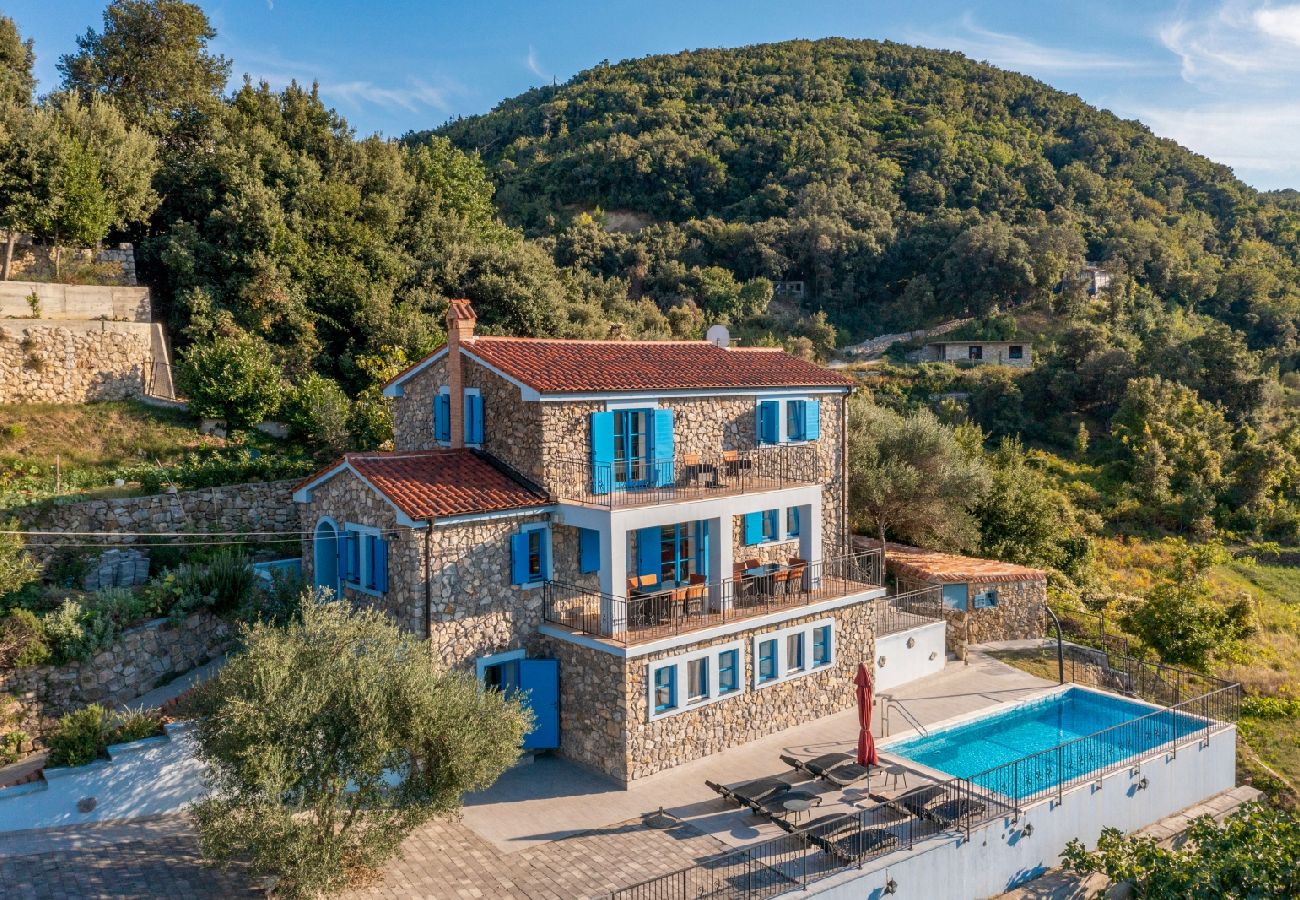 Ferienhaus in Supetarska Draga - Ferienhaus in Supetarska Draga mit Meerblick, Terrasse, Klimaanlage, W-LAN (890-1)