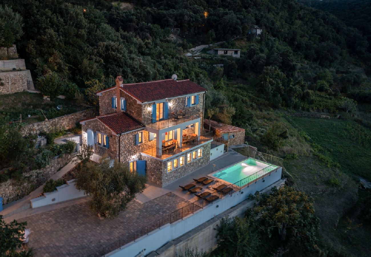 Ferienhaus in Supetarska Draga - Ferienhaus in Supetarska Draga mit Meerblick, Terrasse, Klimaanlage, W-LAN (890-1)