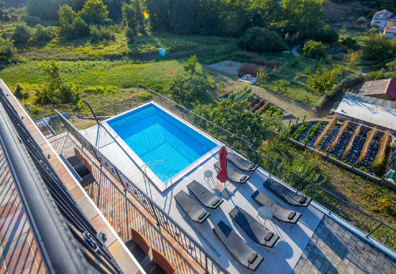 Ferienhaus in Supetarska Draga - Ferienhaus in Supetarska Draga mit Meerblick, Terrasse, Klimaanlage, W-LAN (890-1)