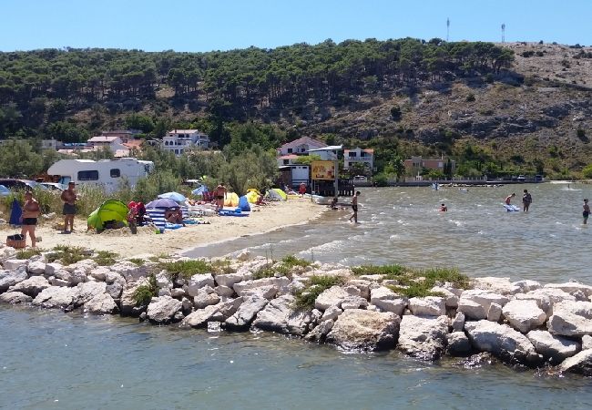 Ferienwohnung in Lopar - Ferienwohnung in Lopar mit Balkon, Klimaanlage, W-LAN, Waschmaschine (696-7) Ferienwohnung in Lopar - Ferienwohnung in Lopar mit Balkon, Klimaanlage, W-LAN, Waschmaschine (696-7)