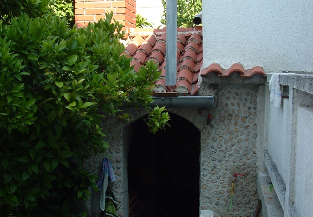 Ferienwohnung in Kampor - Ferienwohnung in Kampor mit Terrasse, Klimaanlage, W-LAN, Waschmaschine (895-3)