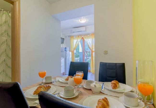 Ferienwohnung in Nin - Ferienwohnung in Nin mit Terrasse, Klimaanlage, W-LAN (864-1) Ferienwohnung in Nin - Ferienwohnung in Nin mit Terrasse, Klimaanlage, W-LAN (864-1)