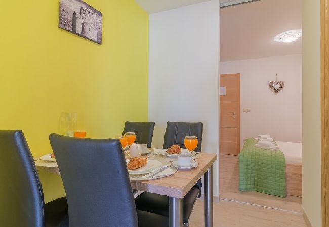 Ferienwohnung in Nin - Ferienwohnung in Nin mit Terrasse, Klimaanlage, W-LAN (864-1) Ferienwohnung in Nin - Ferienwohnung in Nin mit Terrasse, Klimaanlage, W-LAN (864-1)