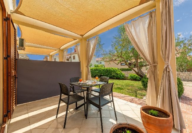 Ferienwohnung in Nin - Ferienwohnung in Nin mit Terrasse, Klimaanlage, W-LAN (864-1) Ferienwohnung in Nin - Ferienwohnung in Nin mit Terrasse, Klimaanlage, W-LAN (864-1)