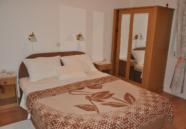 Ferienwohnung in Lopar - Ferienwohnung in Lopar mit Terrasse, Klimaanlage, W-LAN, Waschmaschine (899-2) Ferienwohnung in Lopar - Ferienwohnung in Lopar mit Terrasse, Klimaanlage, W-LAN, Waschmaschine (899-2)