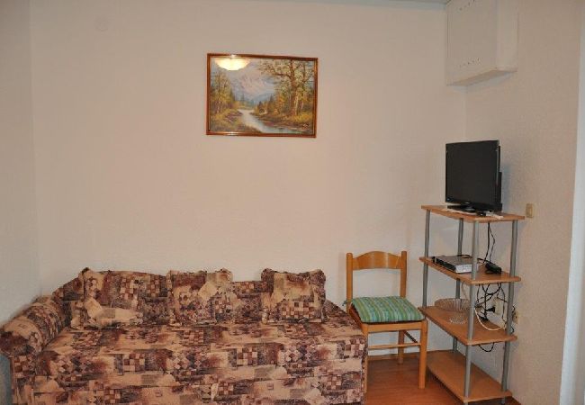 Ferienwohnung in Lopar - Ferienwohnung in Lopar mit Terrasse, Klimaanlage, W-LAN, Waschmaschine (899-3) Ferienwohnung in Lopar - Ferienwohnung in Lopar mit Terrasse, Klimaanlage, W-LAN, Waschmaschine (899-3)