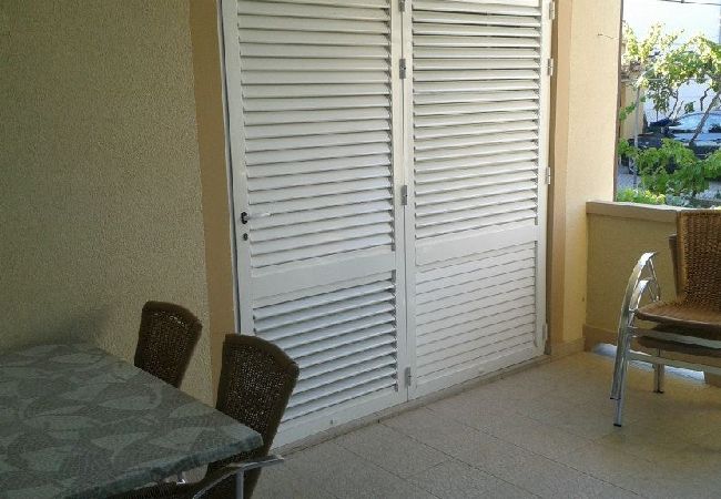 Ferienwohnung in Lopar - Ferienwohnung in Lopar mit Terrasse, Klimaanlage, W-LAN, Waschmaschine (899-3) Ferienwohnung in Lopar - Ferienwohnung in Lopar mit Terrasse, Klimaanlage, W-LAN, Waschmaschine (899-3)