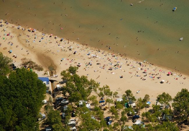 Ferienwohnung in Lopar - Ferienwohnung in Lopar mit Terrasse, Klimaanlage, W-LAN, Waschmaschine (899-3) Ferienwohnung in Lopar - Ferienwohnung in Lopar mit Terrasse, Klimaanlage, W-LAN, Waschmaschine (899-3)
