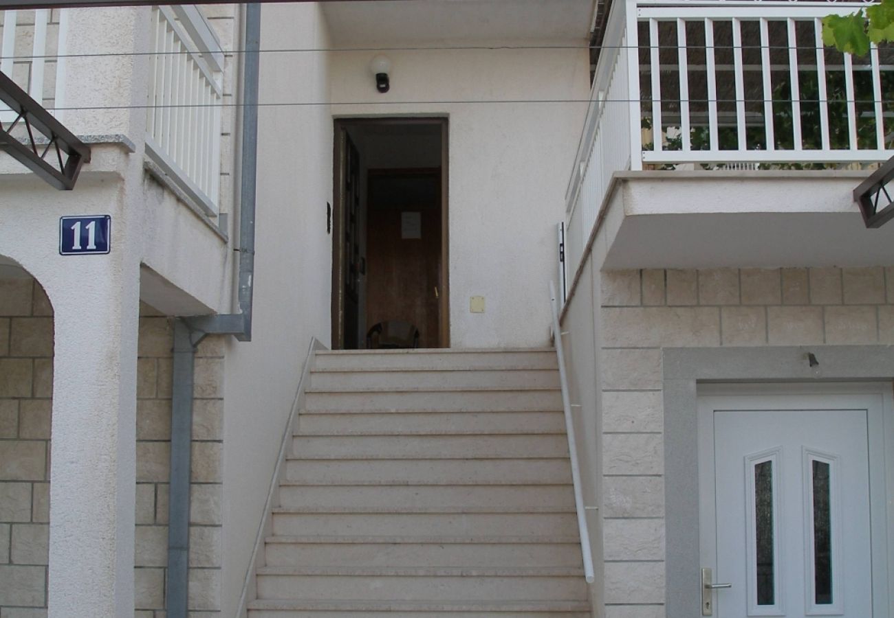 Ferienwohnung in Duce - Ferienwohnung in Duće mit Meerblick, Balkon, Klimaanlage, W-LAN (900-1)