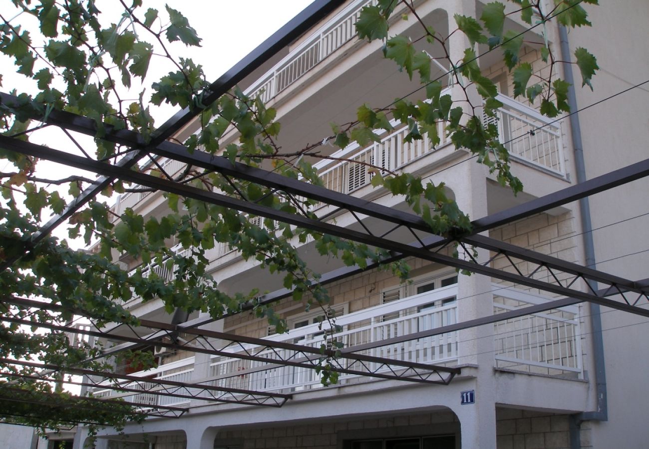 Ferienwohnung in Duce - Ferienwohnung in Duće mit Meerblick, Balkon, Klimaanlage, W-LAN (900-1)