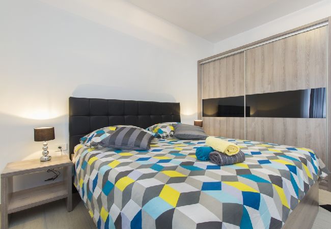 Ferienwohnung in Grebaštica - Ferienwohnung in Grebaštica mit Meerblick, Terrasse, Klimaanlage, W-LAN (886-3) Ferienwohnung in Grebaštica - Ferienwohnung in Grebaštica mit Meerblick, Terrasse, Klimaanlage, W-LAN (886-3)