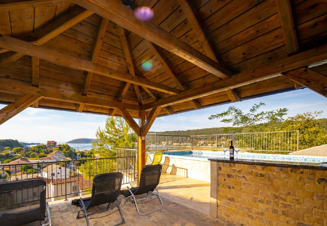 Ferienwohnung in Supetarska Draga - Ferienwohnung in Supetarska Draga mit Meerblick, Balkon, Klimaanlage, W-LAN (3321-1)