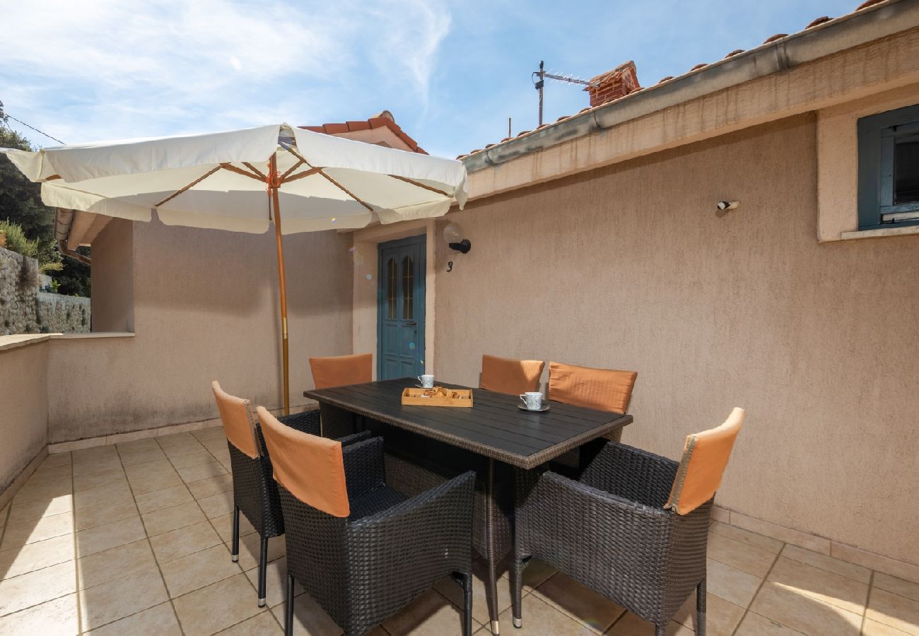 Ferienwohnung in Supetarska Draga - Ferienwohnung in Supetarska Draga mit Meerblick, Balkon, Klimaanlage, W-LAN (3321-3)