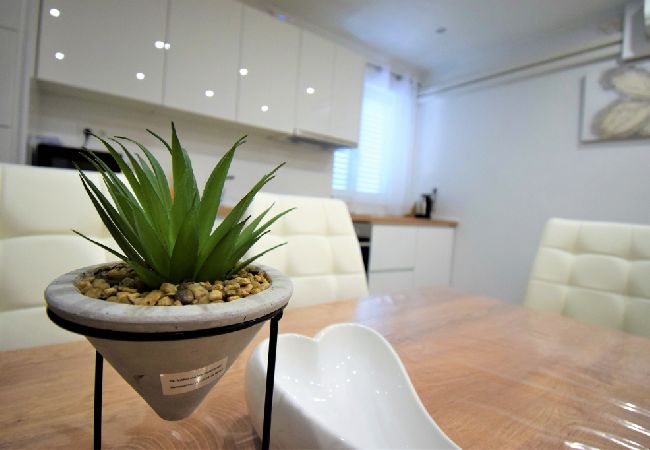 Ferienwohnung in Lopar - Ferienwohnung in Lopar mit Meerblick, Terrasse, Klimaanlage, W-LAN (613-2) Ferienwohnung in Lopar - Ferienwohnung in Lopar mit Meerblick, Terrasse, Klimaanlage, W-LAN (613-2)