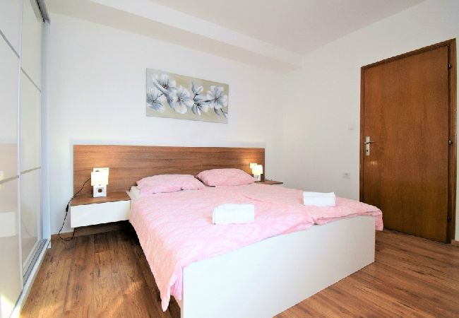 Ferienwohnung in Lopar - Ferienwohnung in Lopar mit Meerblick, Terrasse, Klimaanlage, W-LAN (613-5) Ferienwohnung in Lopar - Ferienwohnung in Lopar mit Meerblick, Terrasse, Klimaanlage, W-LAN (613-5)