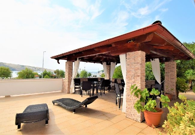 Ferienwohnung in Lopar - Ferienwohnung in Lopar mit Meerblick, Terrasse, Klimaanlage, W-LAN (613-5) Ferienwohnung in Lopar - Ferienwohnung in Lopar mit Meerblick, Terrasse, Klimaanlage, W-LAN (613-5)