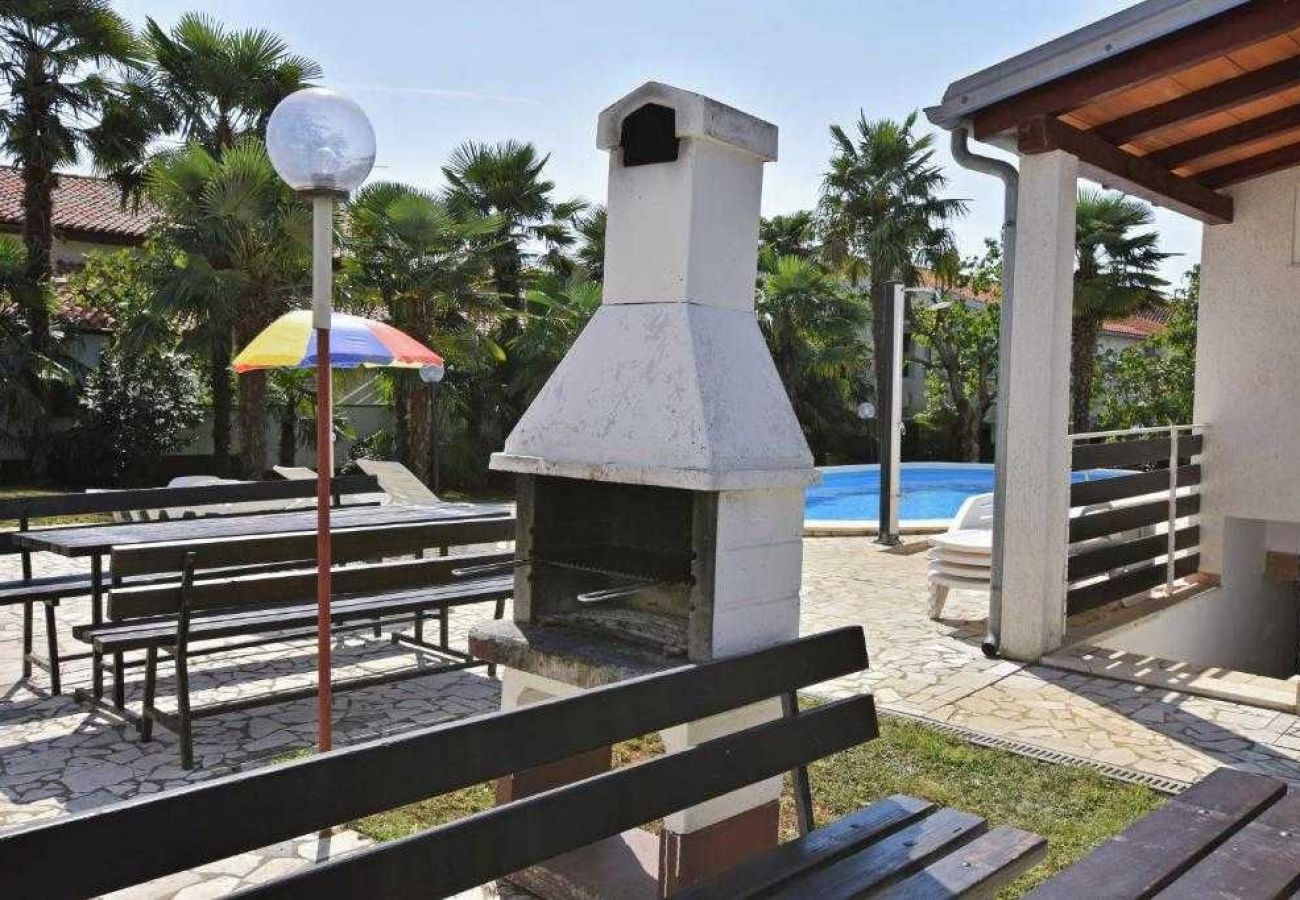 Ferienwohnung in Porec - Ferienwohnung in Poreč mit Terrasse, W-LAN (819-3)