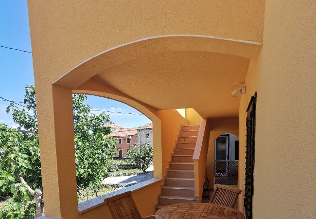 Ferienwohnung in Stivan - Ferienwohnung in Stivan mit Terrasse, Klimaanlage, W-LAN (920-2) Ferienwohnung in Stivan - Ferienwohnung in Stivan mit Terrasse, Klimaanlage, W-LAN (920-2)