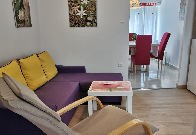 Ferienwohnung in Stivan - Ferienwohnung in Stivan mit Terrasse, Klimaanlage, W-LAN, Waschmaschine (920-3) Ferienwohnung in Stivan - Ferienwohnung in Stivan mit Terrasse, Klimaanlage, W-LAN, Waschmaschine (920-3)