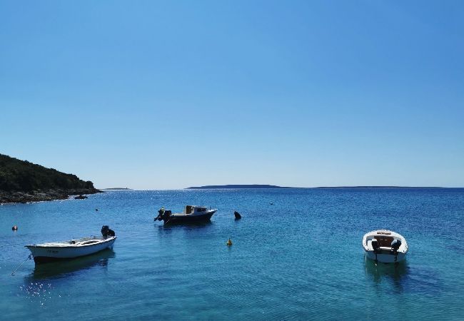 Ferienwohnung in Stivan - Ferienwohnung in Stivan mit Terrasse, Klimaanlage, W-LAN, Waschmaschine (920-3) Ferienwohnung in Stivan - Ferienwohnung in Stivan mit Terrasse, Klimaanlage, W-LAN, Waschmaschine (920-3)