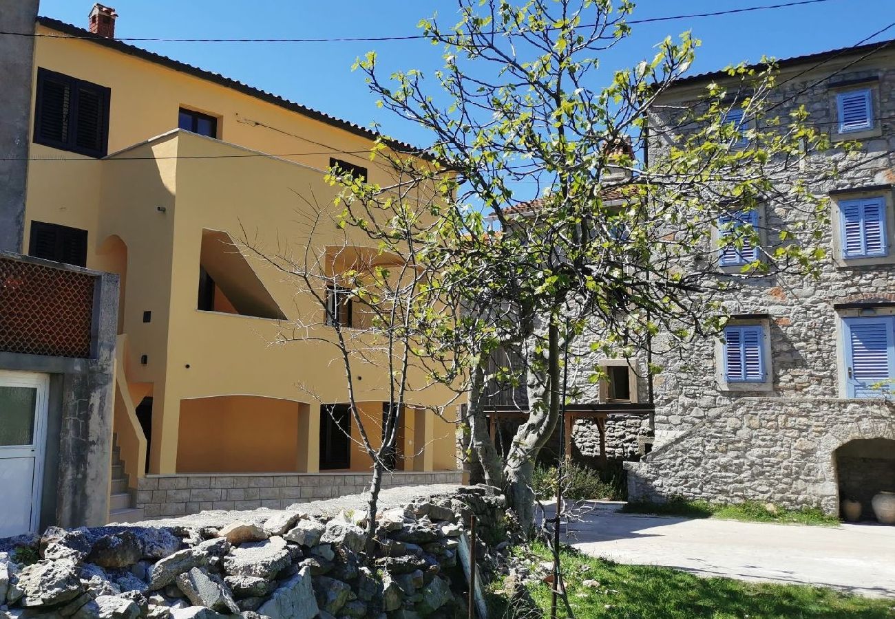 Ferienwohnung in Stivan - Ferienwohnung in Stivan mit Terrasse, Klimaanlage, W-LAN, Waschmaschine (920-3)