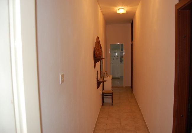 Ferienwohnung in Tribunj - Ferienwohnung in Tribunj mit Meerblick, Terrasse, Klimaanlage, W-LAN (3348-2) Ferienwohnung in Tribunj - Ferienwohnung in Tribunj mit Meerblick, Terrasse, Klimaanlage, W-LAN (3348-2)