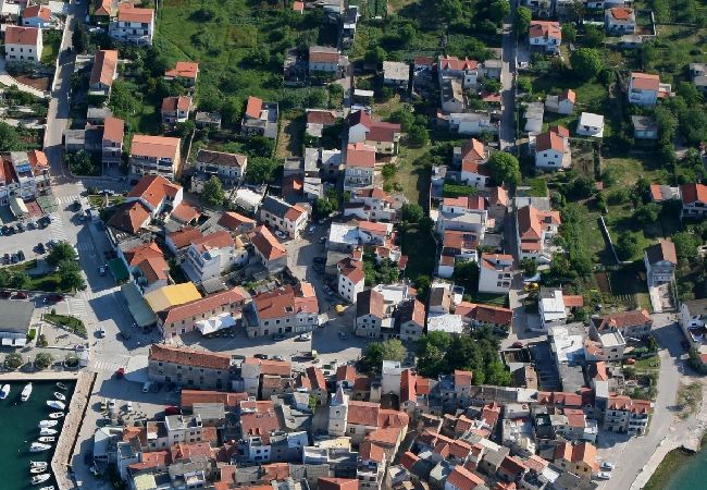 Ferienwohnung in Tribunj - Ferienwohnung in Tribunj mit Meerblick, Terrasse, Klimaanlage, W-LAN (3348-2) Ferienwohnung in Tribunj - Ferienwohnung in Tribunj mit Meerblick, Terrasse, Klimaanlage, W-LAN (3348-2)