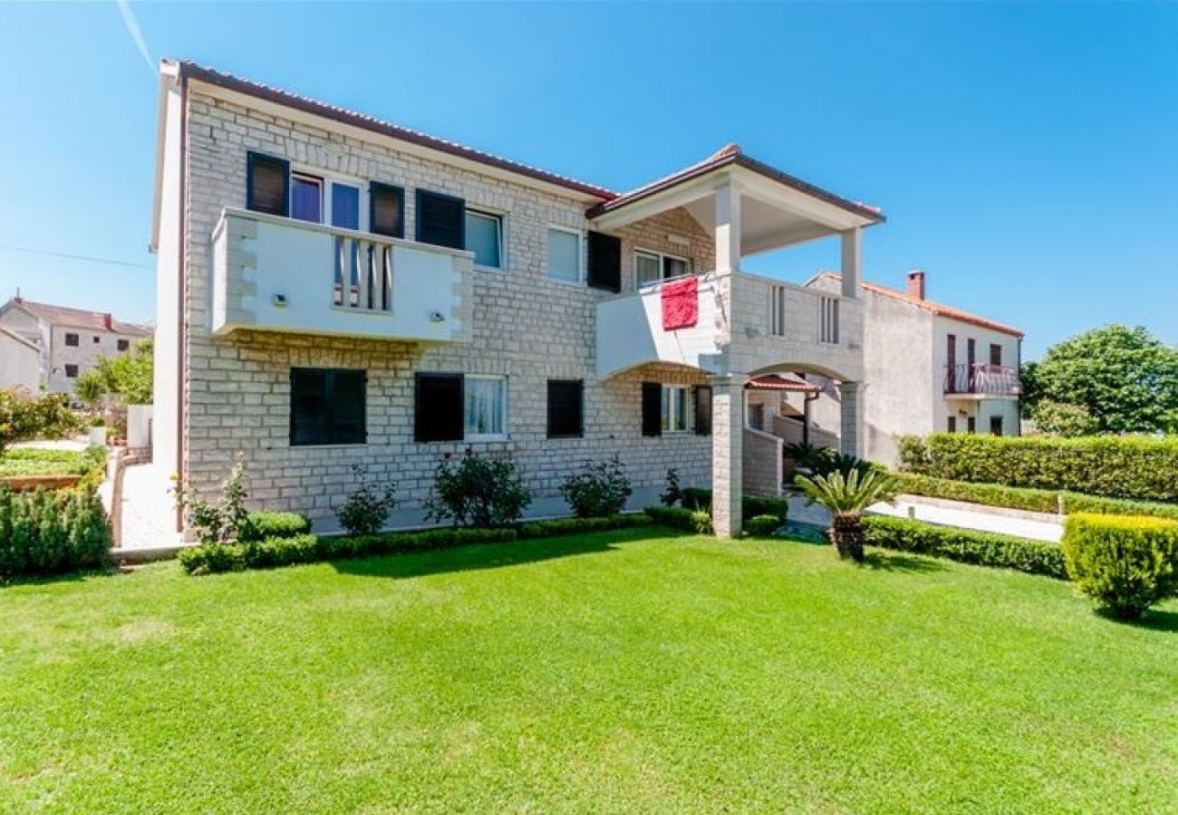 Ferienwohnung in Supetar - Ferienwohnung in Supetar mit Meerblick, Terrasse, Klimaanlage, W-LAN (3361-1)