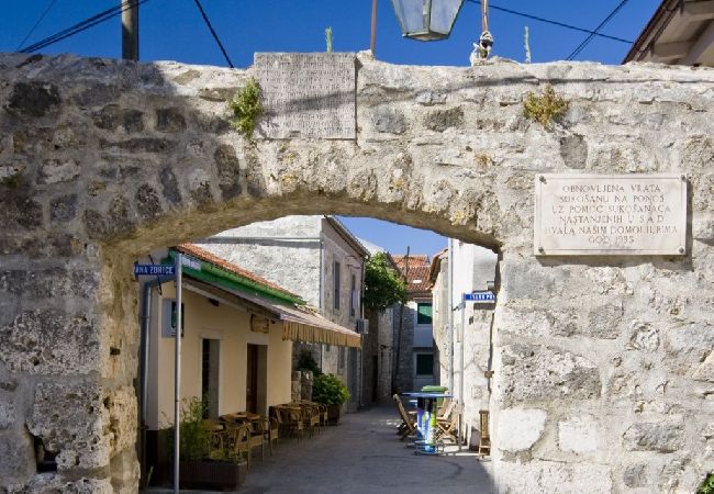 Ferienwohnung in Sukošan - Ferienwohnung in Sukošan mit Terrasse, Klimaanlage, W-LAN (654-1) Ferienwohnung in Sukošan - Ferienwohnung in Sukošan mit Terrasse, Klimaanlage, W-LAN (654-1)