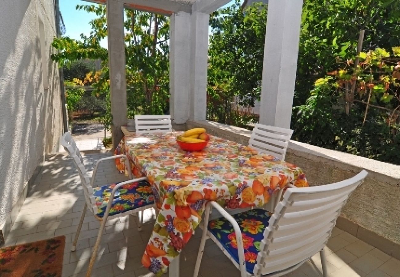 Ferienwohnung in Sukošan - Ferienwohnung in Sukošan mit Terrasse, Klimaanlage, W-LAN (654-1)