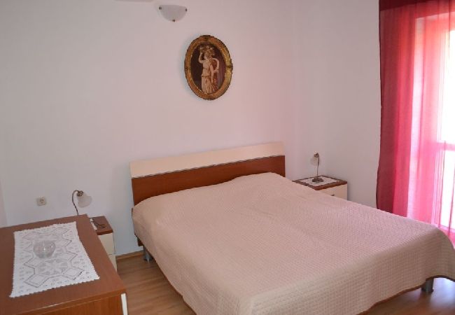 Ferienwohnung in Povlja - Ferienwohnung in Povlja mit Meerblick, Terrasse, Klimaanlage, W-LAN (3365-3) Ferienwohnung in Povlja - Ferienwohnung in Povlja mit Meerblick, Terrasse, Klimaanlage, W-LAN (3365-3)